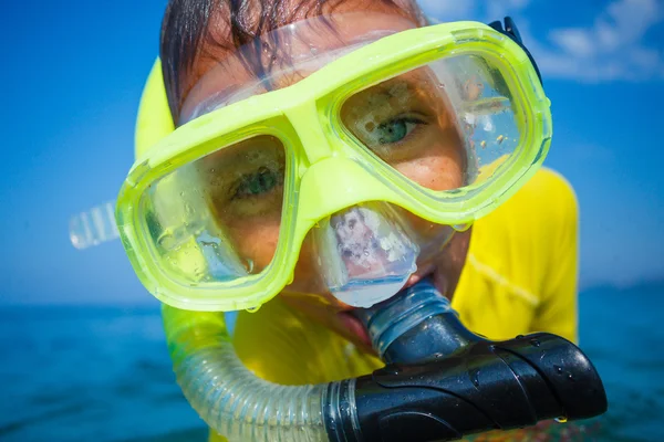 Boy scuba diving. — Stock Photo, Image