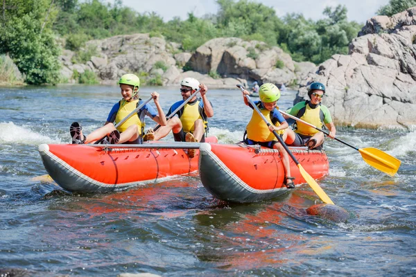 Rodzina River Rafting — Zdjęcie stockowe