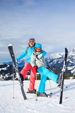 Aile kış tatil keyfi.