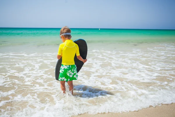 Sörf çocuk — Stok fotoğraf