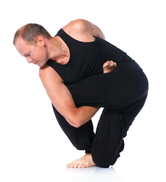 Uomo che fa yoga — Foto Stock