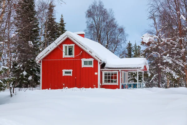 Röda finska trähus — Stockfoto