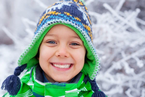 Niño de invierno —  Fotos de Stock