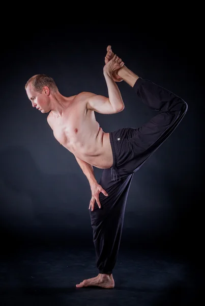 Uomo di yoga — Foto Stock