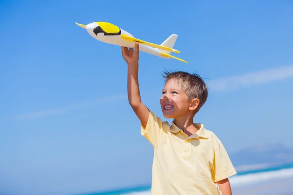 Jongen met kite — Stockfoto