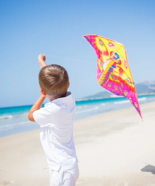 Junge mit Drachen. — Stockfoto