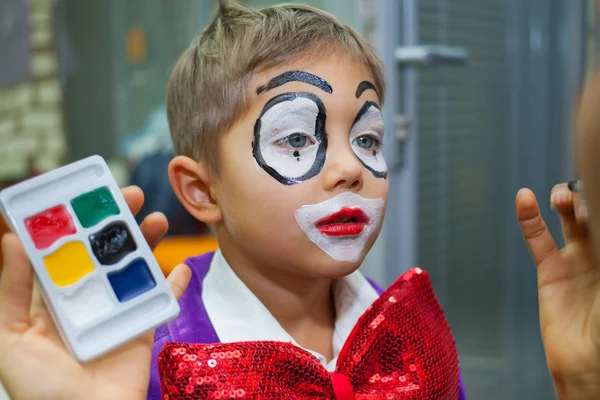 Pojke clown — Stockfoto