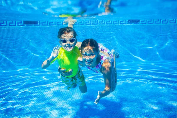 Onderwater kid — Stockfoto