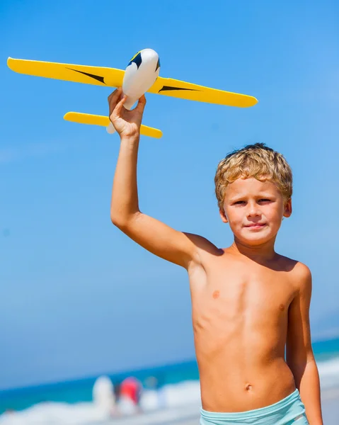 Jongen met kite — Stockfoto