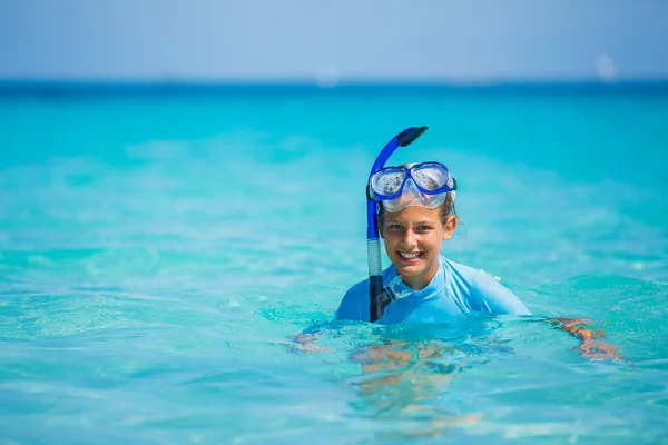 Lány, snorkeling — Stock Fotó