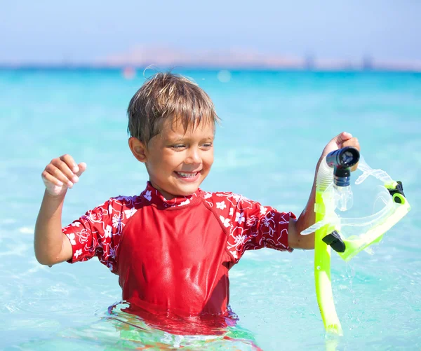 シュノーケ リングの少年 — ストック写真