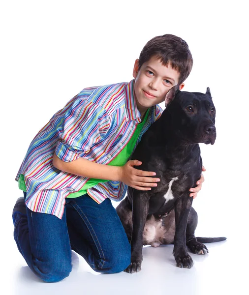 Ragazzo con il suo Pit Bull Terrier — Foto Stock