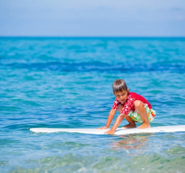 Chlapec s surf — Stock fotografie