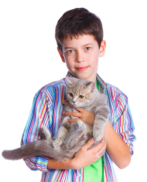Мальчик со своей кошкой — стоковое фото