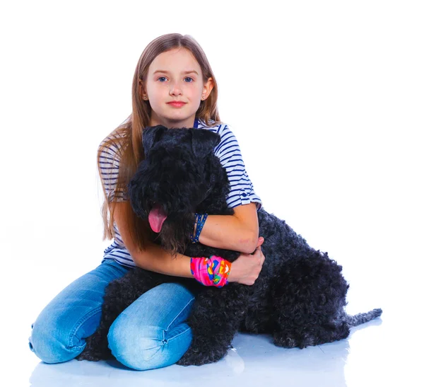 Chica con su Kerry Blue Terrier — Foto de Stock