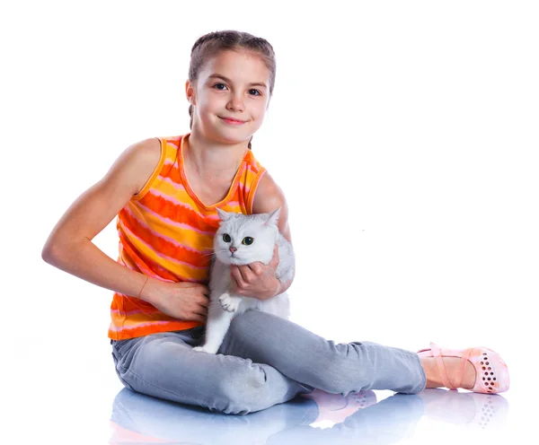 Menina com seu gato — Fotografia de Stock