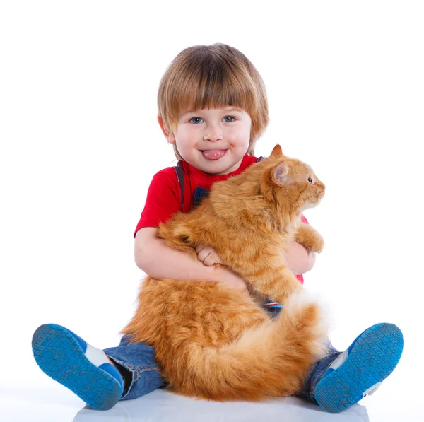 Jongen met zijn kat — Stockfoto