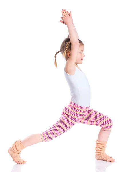 Ragazza pratica yoga — Foto Stock