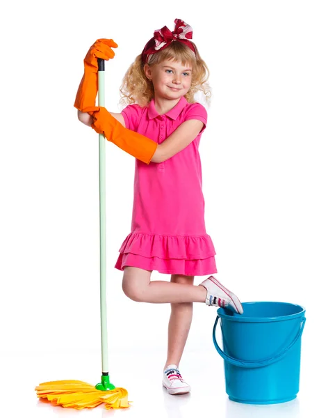 Pequena menina de limpeza . — Fotografia de Stock