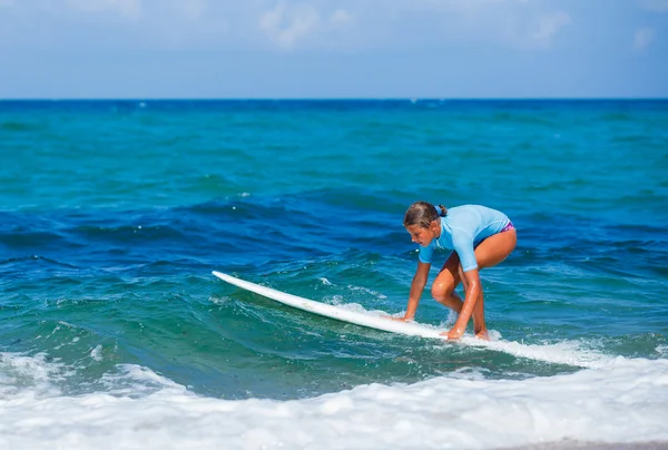 Girl with surf — Stock Photo, Image