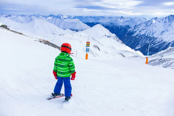 Happy skier boy. — Stock Photo, Image