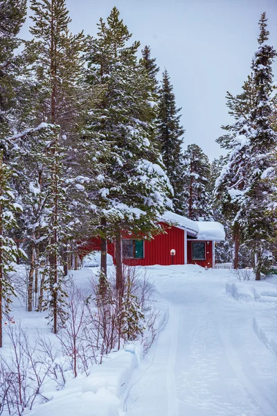 Czerwony dom. Finlandia — Zdjęcie stockowe