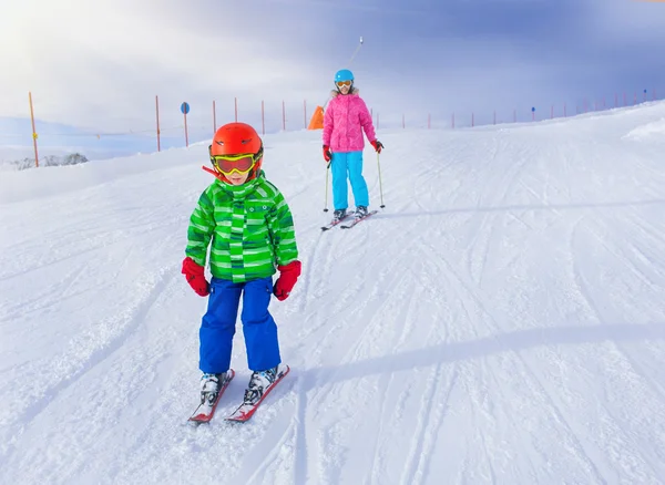 Glücklicher Skifahrer-Junge. — Stockfoto