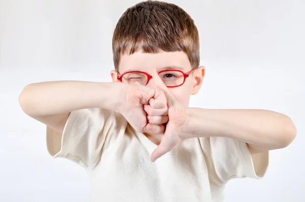 Gafas rojas jovencito — Foto de Stock