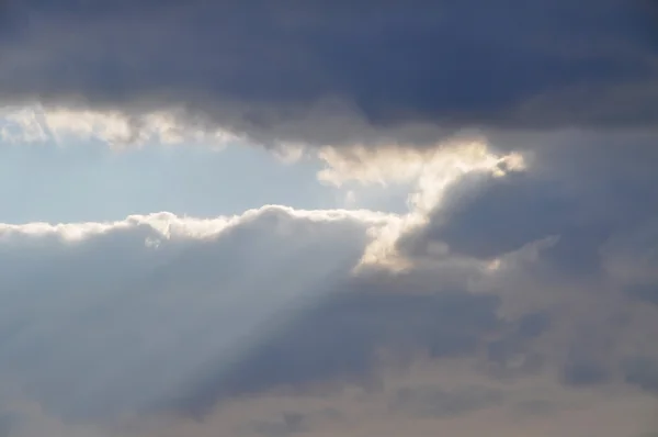 Nuvem branca e cinza — Fotografia de Stock