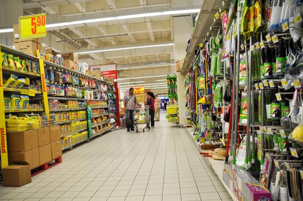 Carrefour Istanbul, schoonmakers sectie — Stockfoto