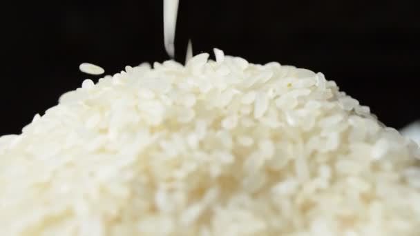 Verse Biologische Witte Rauwe Rijst Korrels Textuur Ongekookte Rijst Achtergrond — Stockvideo