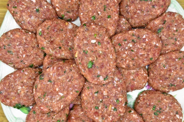 Albóndigas Carne Cruda Hechas Con Varias Especias Caseras Kofte Kofta — Foto de Stock