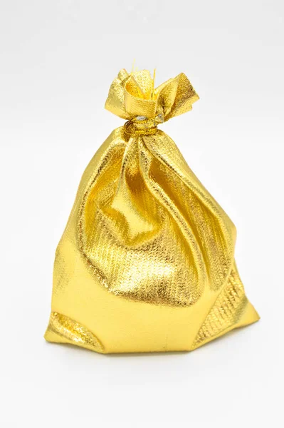 Zlatý Dárkový Plátěný Váček Peněženka Nebo Šperkovnice Váček Izolovaný Bílém — Stock fotografie