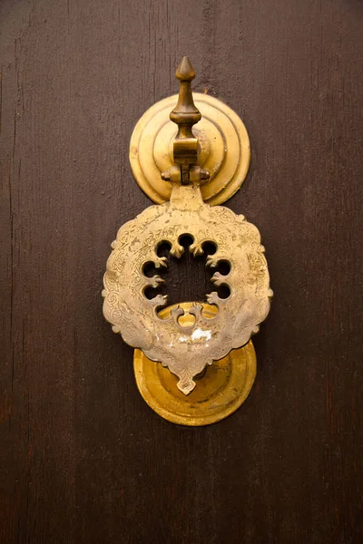 Decorativo Vintage Vecchio Stile Bussare Porta Metallo Maniglie Delle Porte — Foto Stock