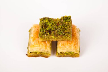 Türk mutfağının en güzel tatlılarından biri olan şam fıstıklı Baklava. Türk tatlı baklavası