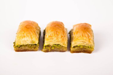 Türk mutfağının en güzel tatlılarından biri olan şam fıstıklı Baklava. Türk tatlı baklavası