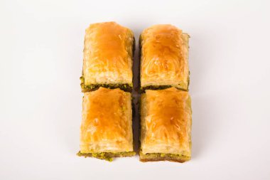 Türk mutfağının en güzel tatlılarından biri olan şam fıstıklı Baklava. Türk tatlı baklavası