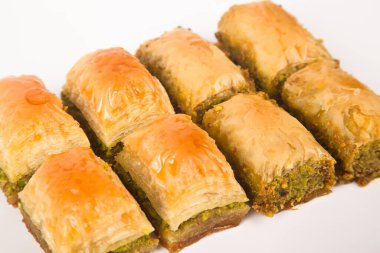 Türk mutfağının en güzel tatlılarından biri olan şam fıstıklı Baklava. Türk tatlı baklavası