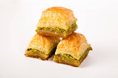 Türk mutfağının en güzel tatlılarından biri olan şam fıstıklı Baklava. Türk tatlı baklavası