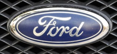 İstanbul 'da Fort Chrome metal logosu, lüks otomobil, 29 Temmuz 2014 İstanbul Pendik Türkiye otomobil pazarı