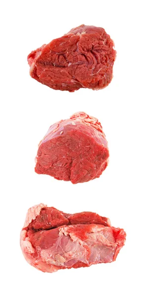 Rena Mycket Färska Bitar Rött Rått Kött Nötkött Isolerad Vit — Stockfoto