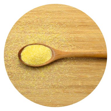 Semolina irmik, kepçedeki ve tahtadaki buğdayları öğüterek elde edilmiştir.