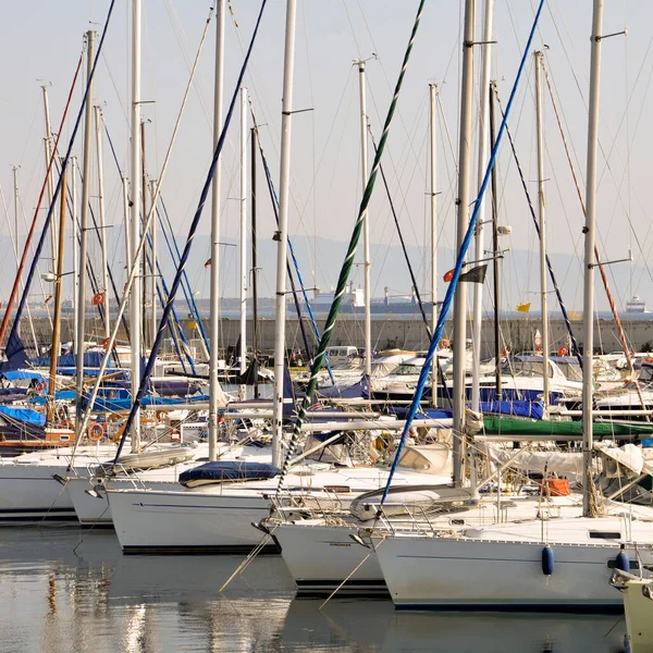 Marina Bateaux Attente Les Nombreux Bateaux Marina Istanbul Turquie — Photo