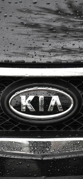 Kia Chrome Metal Logo Luksusowy Samochód Mieście Stambuł Grudnia 2009 — Zdjęcie stockowe