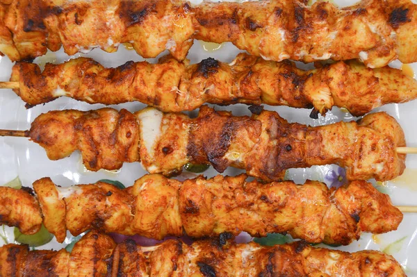 Magnificent Dining Table Chicken Shish Kebab Luxury Restaurant Delicious Tavuk — Stock Photo, Image