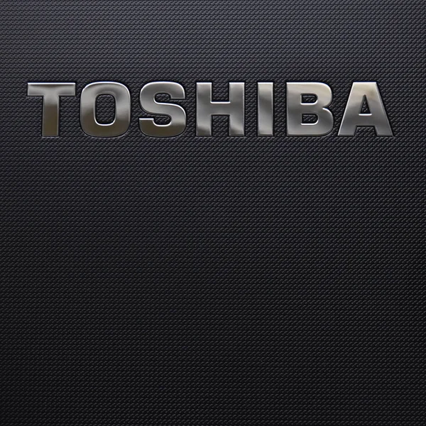 Ordinateur Portable Toshiba Couleur Noire Marque Forte Sur Ordinateur Portable — Photo