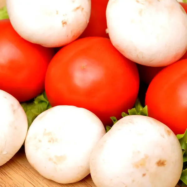 Surtido Verduras Orgánicas Frescas Crudas Saludables Sobre Tabla Cortar Bambú — Foto de Stock