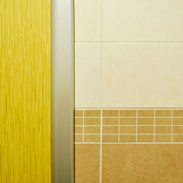 Beige Keramikfliese Und Bordüre Einsetzbar Innen Und Außenbereich Der Wand — Stockfoto