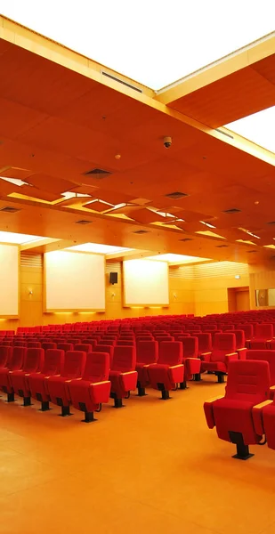 Moderna Sala Cinema Posti Comodi Vuoti Rossi Posti Cinema Sedia — Foto Stock