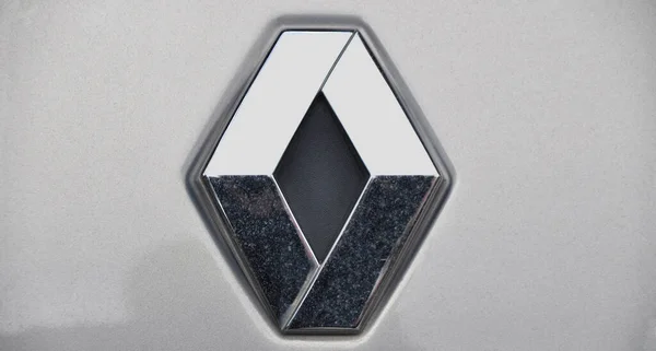 Renault Chrome Metal Logo Luxury Car Istanbul City April 2011 — Stock Photo, Image